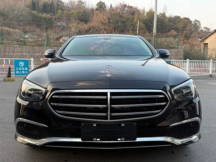 Фото 2 - Mercedes-Benz E-Class