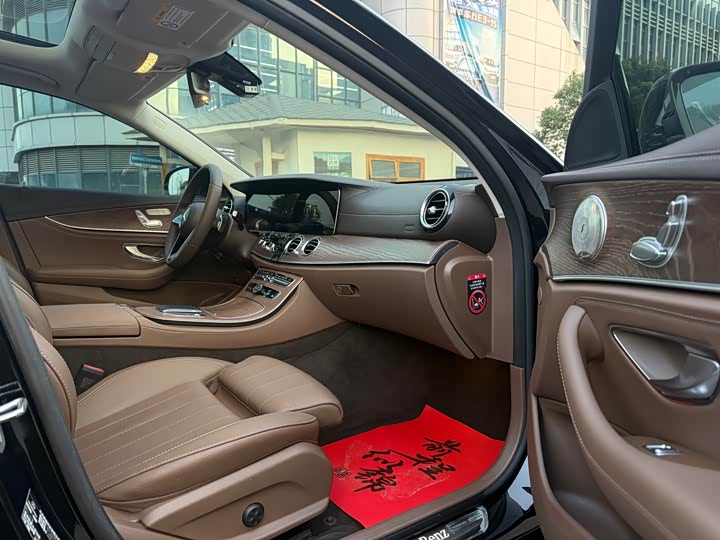 Фото 7 - Mercedes-Benz E-Class