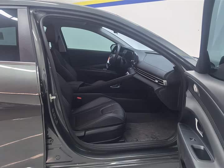 Фото 8 - Hyundai Elantra N line