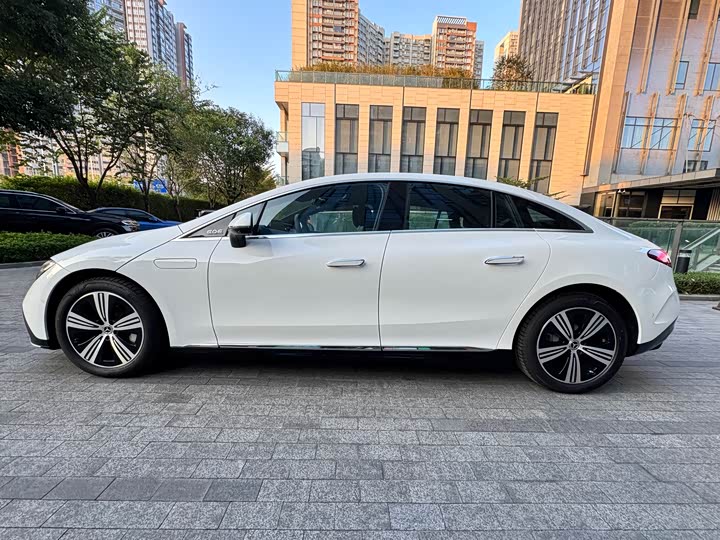 Фото 8 - Mercedes-Benz EQE