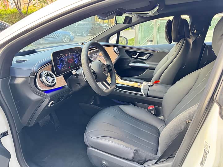 Фото 9 - Mercedes-Benz EQE