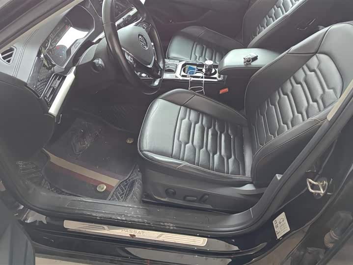 Фото 9 - Volkswagen Passat