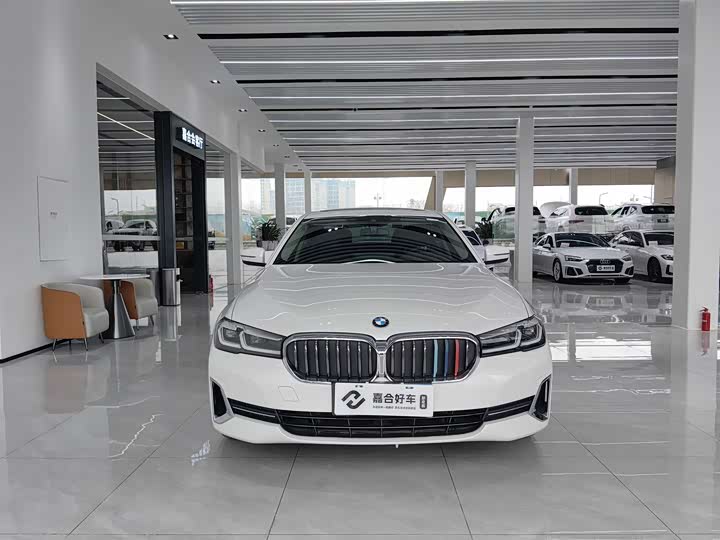 Фото 2 - BMW 5 Series