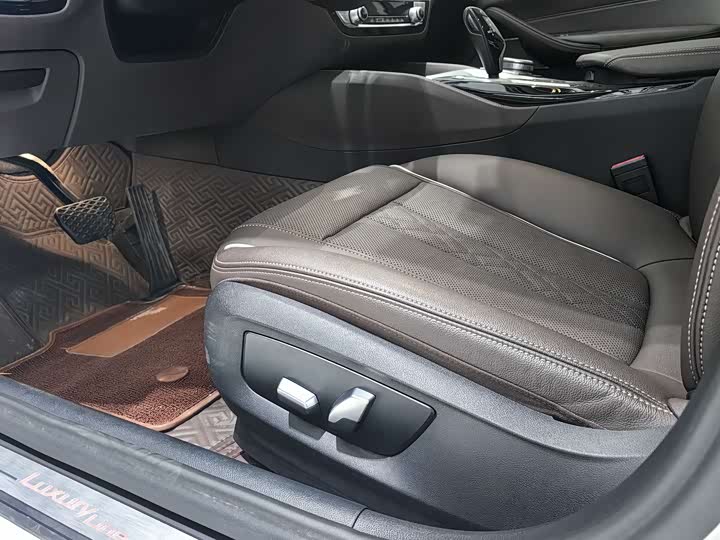 Фото 8 - BMW 5 Series