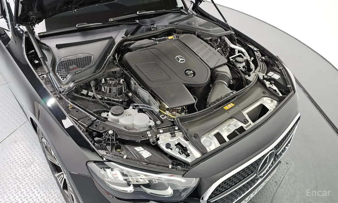 Фото 6 - Mercedes-Benz E-Class