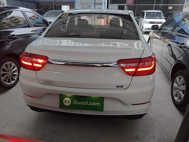 Фото 6 - Geely Vision