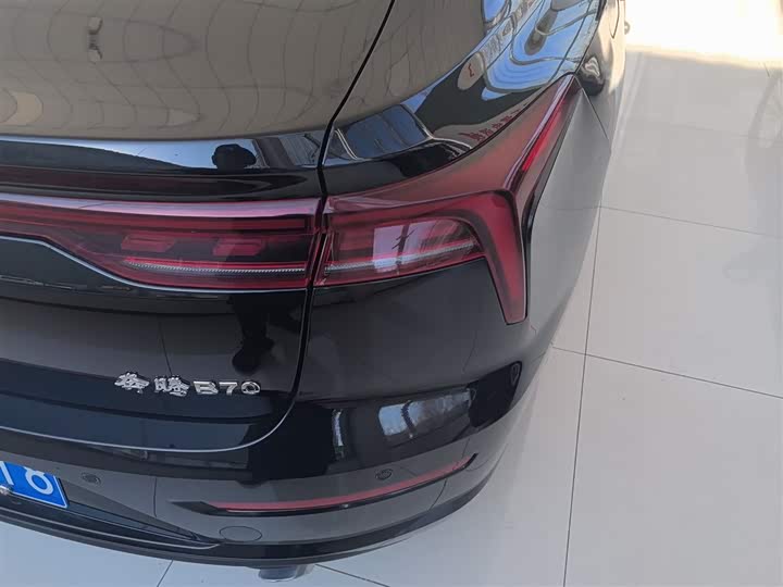 Фото 8 - Bestune B70