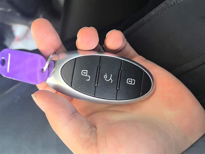 Фото 9 - Bestune B70