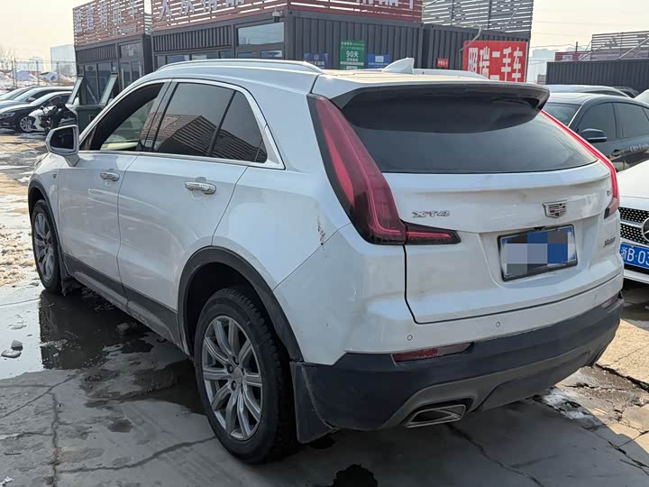 Фото 6 - Cadillac XT4