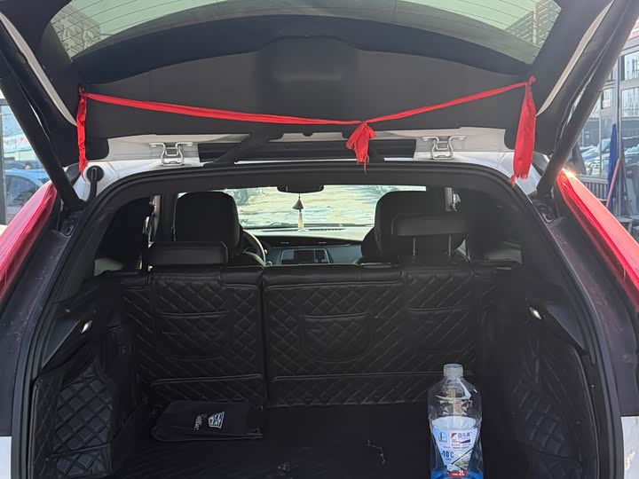 Фото 9 - Cadillac XT4