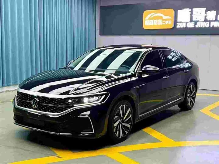 Фото 1 - Volkswagen Passat