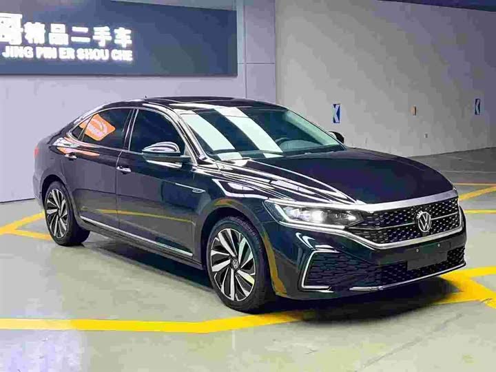 Фото 2 - Volkswagen Passat