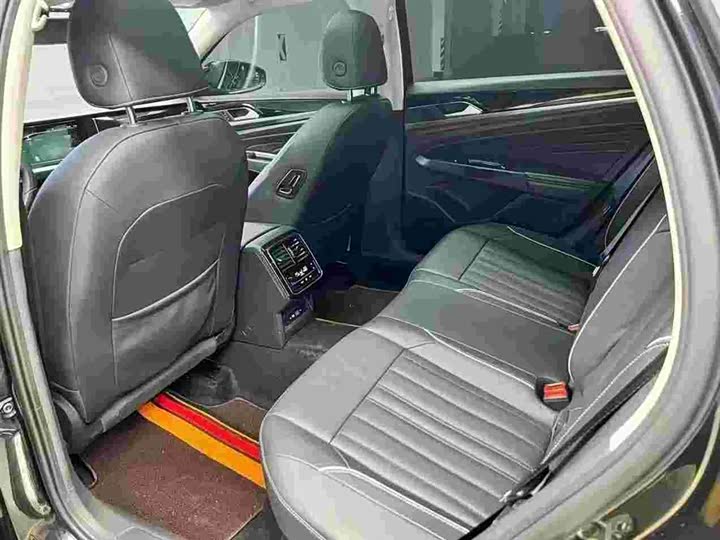 Фото 4 - Volkswagen Passat