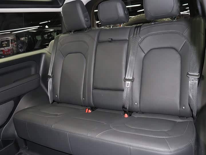 Фото 8 - Land Rover Defender