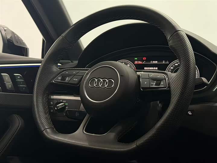 Фото 7 - Audi A4L