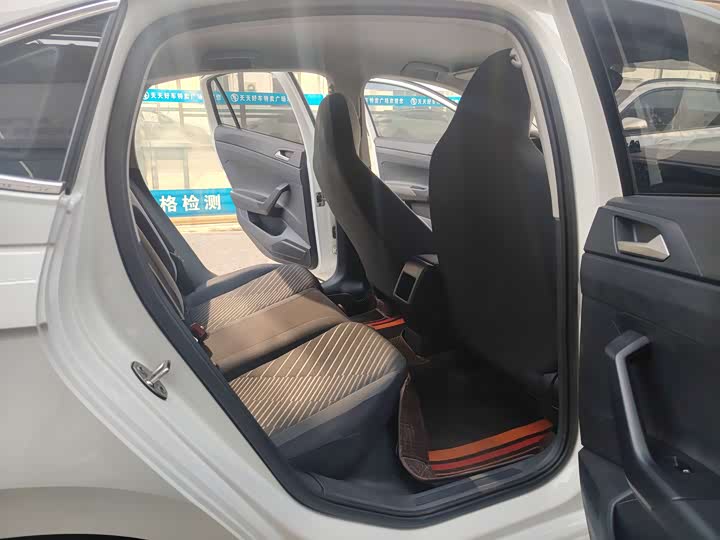 Фото 9 - Volkswagen Lavida