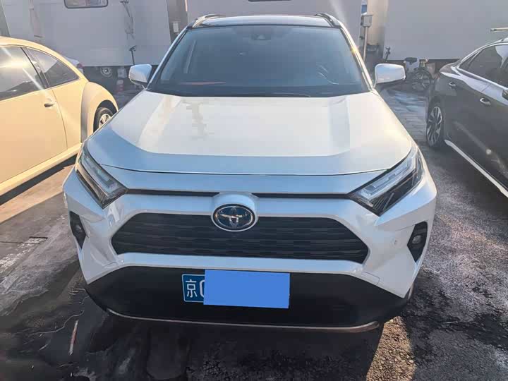 Фото 2 - Toyota RAV4