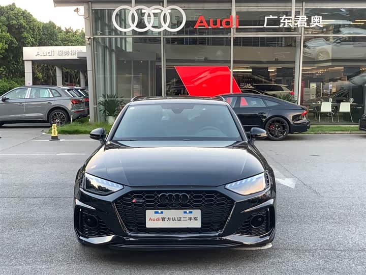 Фото 2 - Audi RS 4