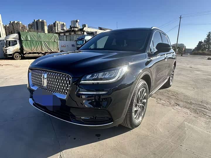 Фото 1 - Lincoln Corsair