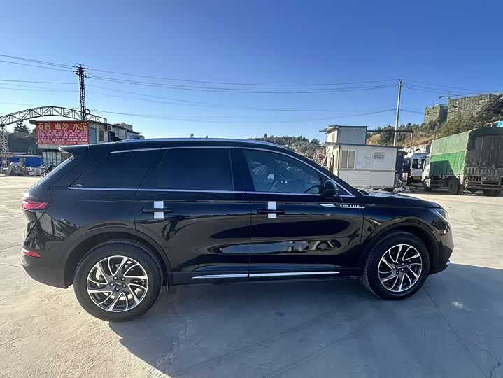 Фото 6 - Lincoln Corsair