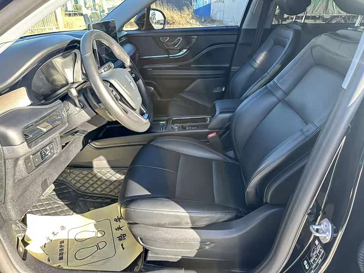 Фото 9 - Lincoln Corsair