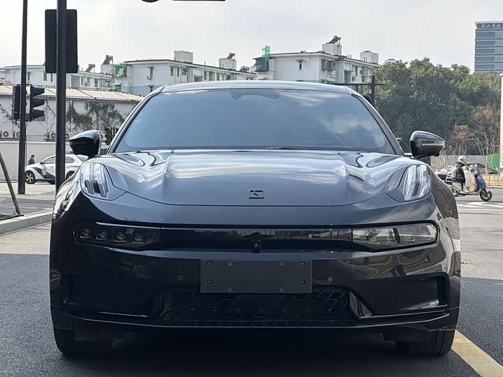 Фото 2 - Zeekr 001