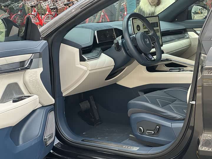 Фото 8 - Zeekr 001