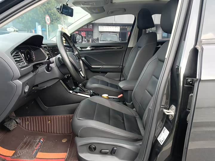 Фото 4 - Volkswagen T-Roc