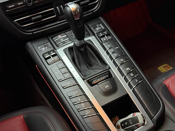 Фото 8 - Porsche Macan