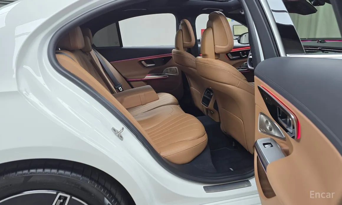 Фото 12 - Mercedes-Benz E-Class