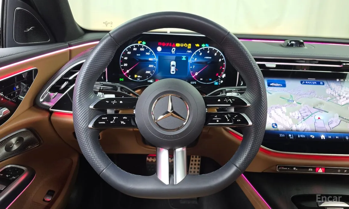 Фото 13 - Mercedes-Benz E-Class