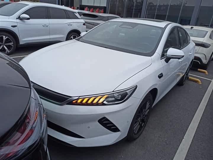 Фото 1 - BYD Qin Plus