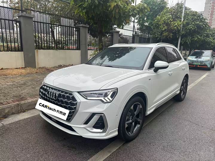 Фото 1 - Audi Q3