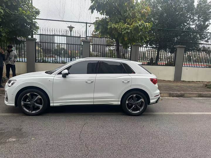 Фото 7 - Audi Q3