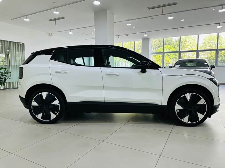 Фото 4 - Volvo EX30