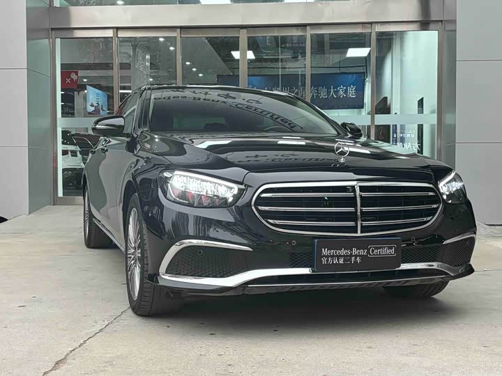 Фото 2 - Mercedes-Benz E-Class