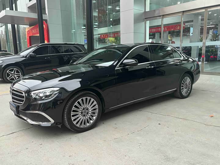 Фото 7 - Mercedes-Benz E-Class