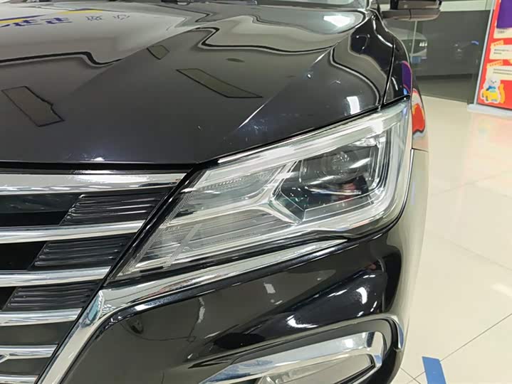 Фото 5 - Roewe i5