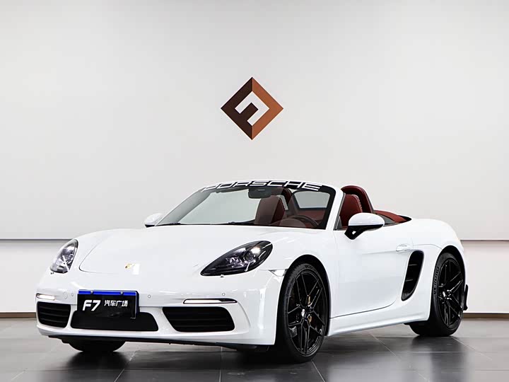 Фото 1 - Porsche 718