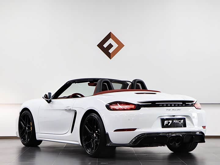 Фото 4 - Porsche 718