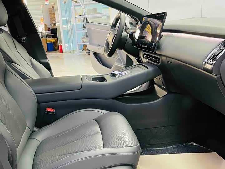 Фото 6 - XPeng F57