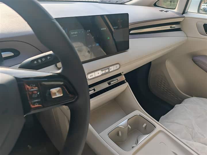 Фото 4 - MG Motor 4 EV