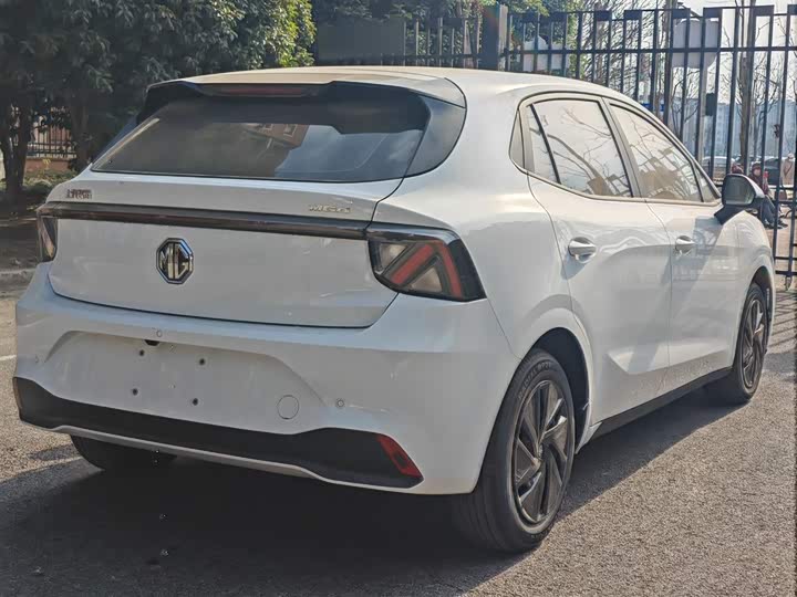 Фото 9 - MG Motor 4 EV