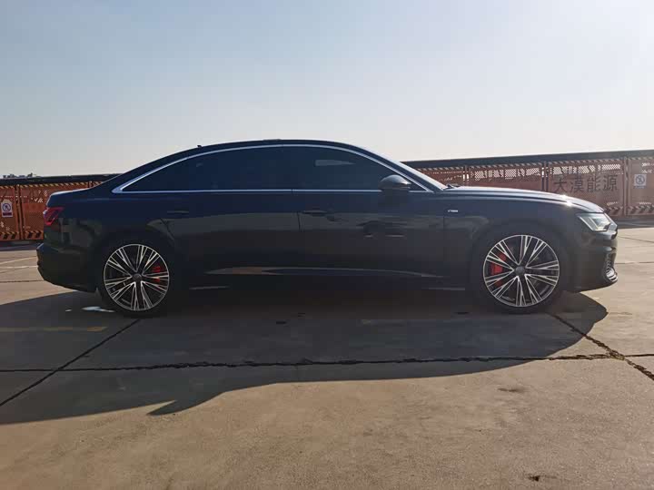 Фото 4 - Audi A6L
