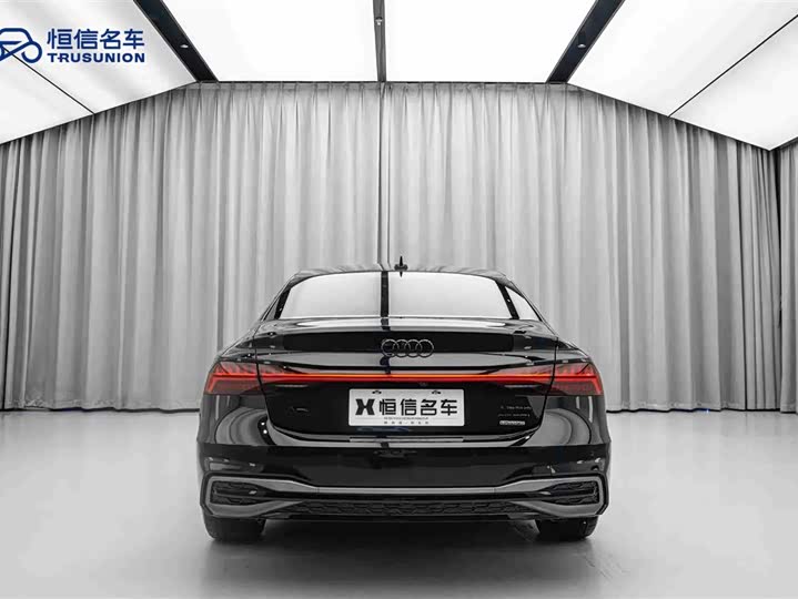 Фото 6 - Audi A7L