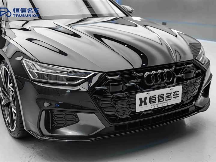 Фото 9 - Audi A7L