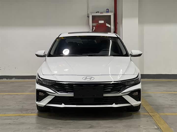 Фото 2 - Hyundai Elantra N line