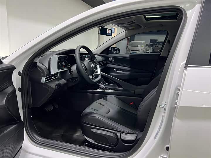 Фото 8 - Hyundai Elantra N line