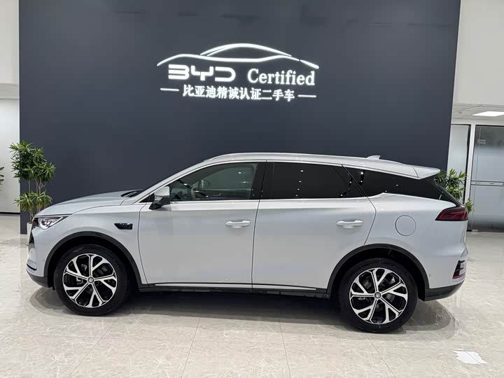 Фото 3 - BYD Tang Hybrid/EV