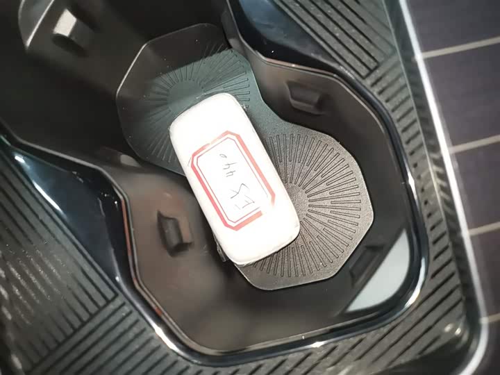 Фото 9 - Geely Galaxy E5